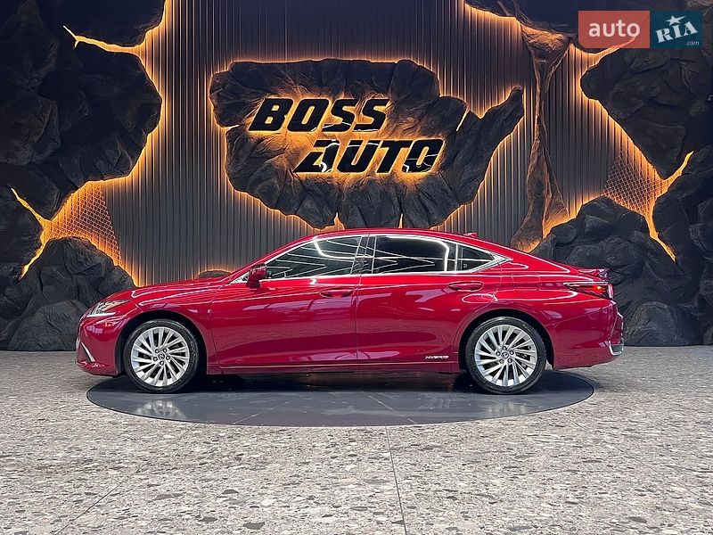 Седан Lexus ES 2019 в Львове