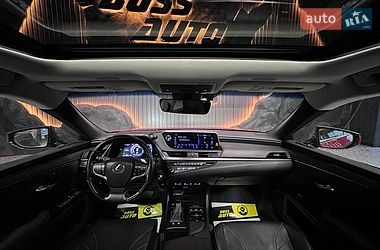 Седан Lexus ES 2019 в Львове