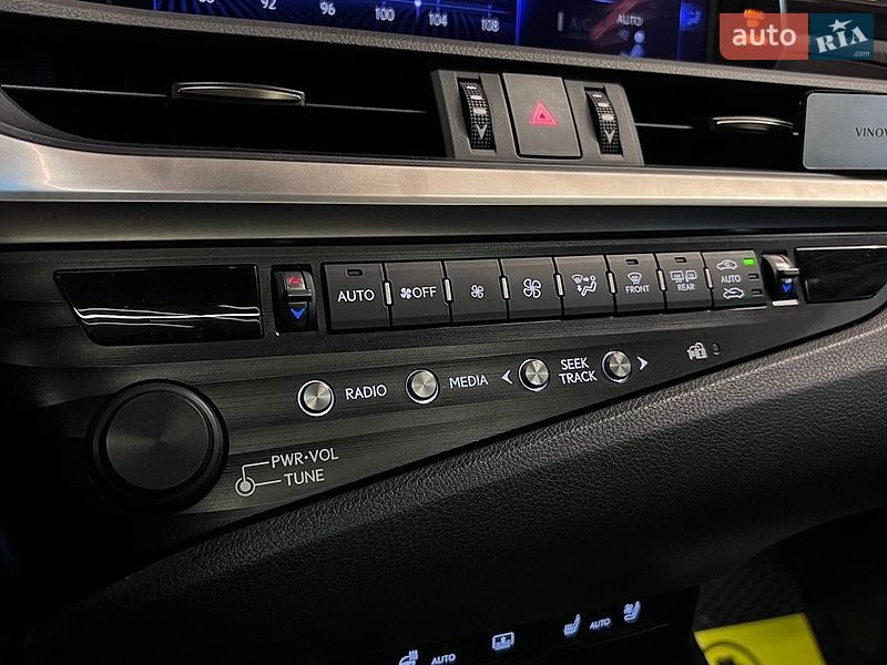 Седан Lexus ES 2019 в Львове