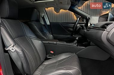Седан Lexus ES 2019 в Львове