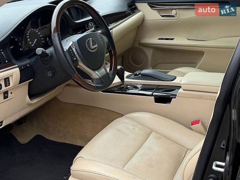 Седан Lexus ES 2014 в Киеве