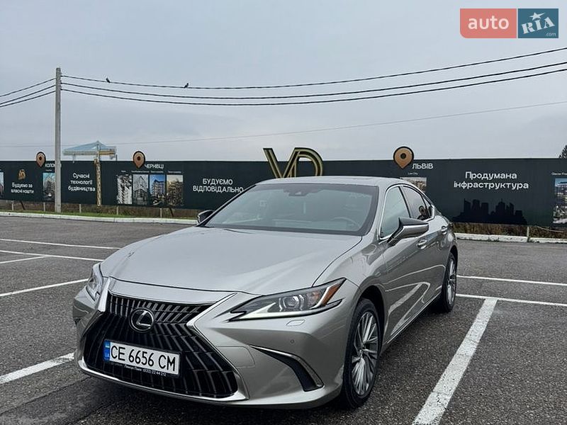Седан Lexus ES 2024 в Черновцах