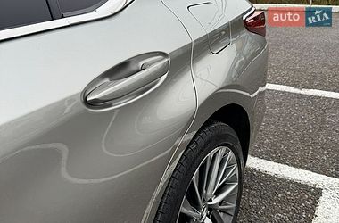 Седан Lexus ES 2024 в Черновцах
