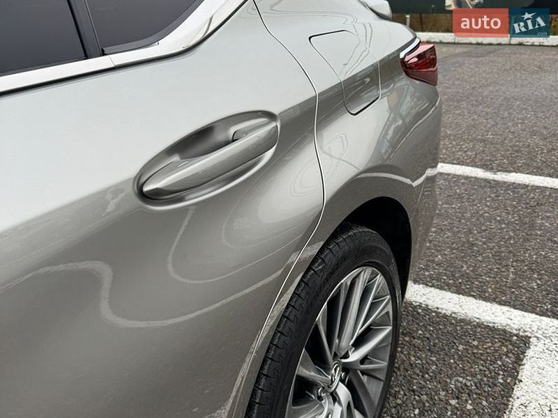 Седан Lexus ES 2024 в Черновцах