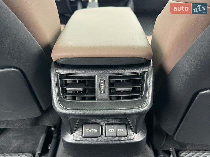 Седан Lexus ES 2024 в Черновцах
