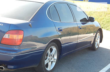 Седан Lexus GS 2000 в 