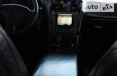 Седан Lexus GS 2000 в 
