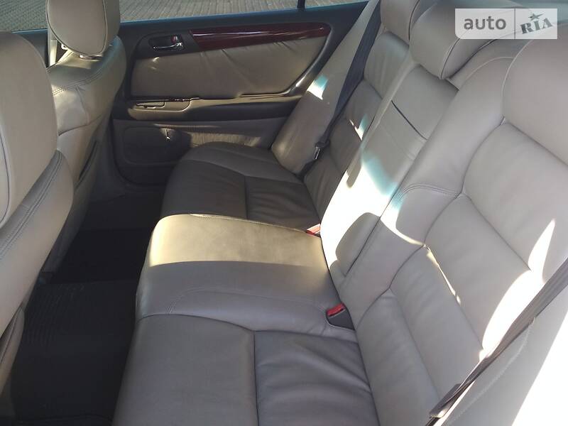 Седан Lexus GS 1998 в Южному