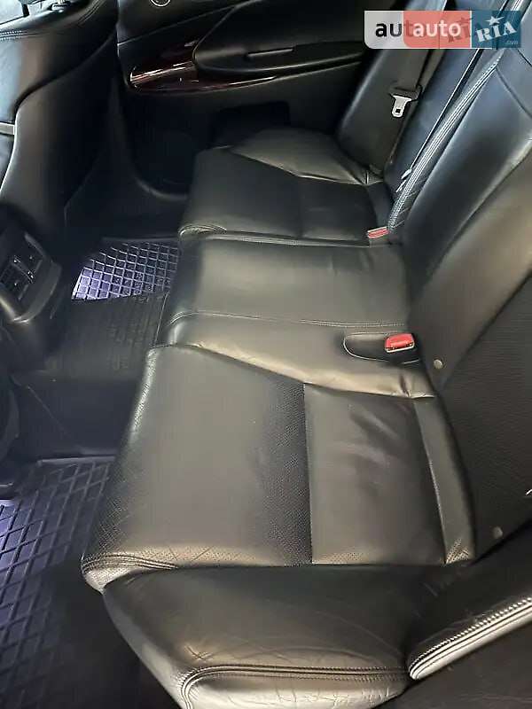 Седан Lexus GS 2009 в Рени