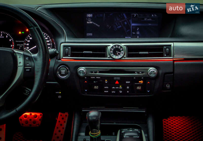 Седан Lexus GS 2012 в Черновцах