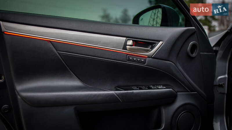Седан Lexus GS 2012 в Черновцах