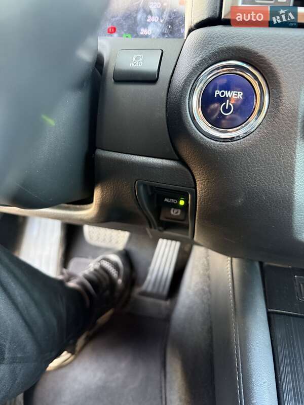 Седан Lexus GS 2014 в Львові