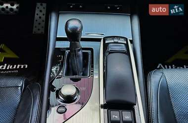 Седан Lexus GS 2015 в 