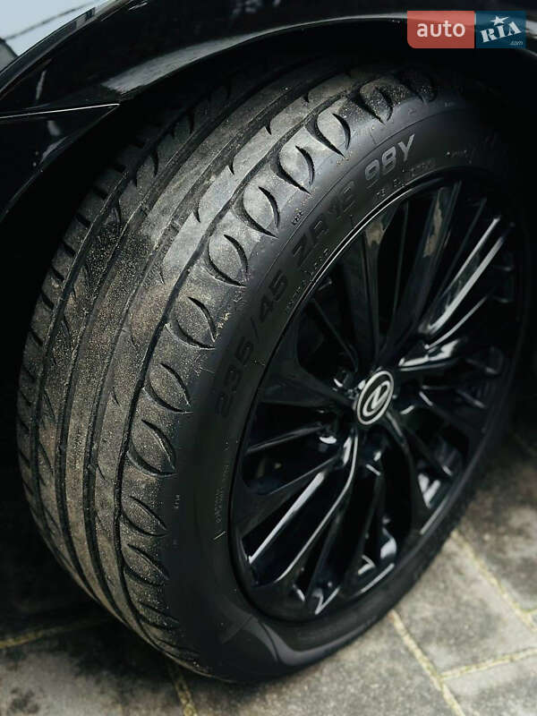 Седан Lexus GS 2012 в Мукачево