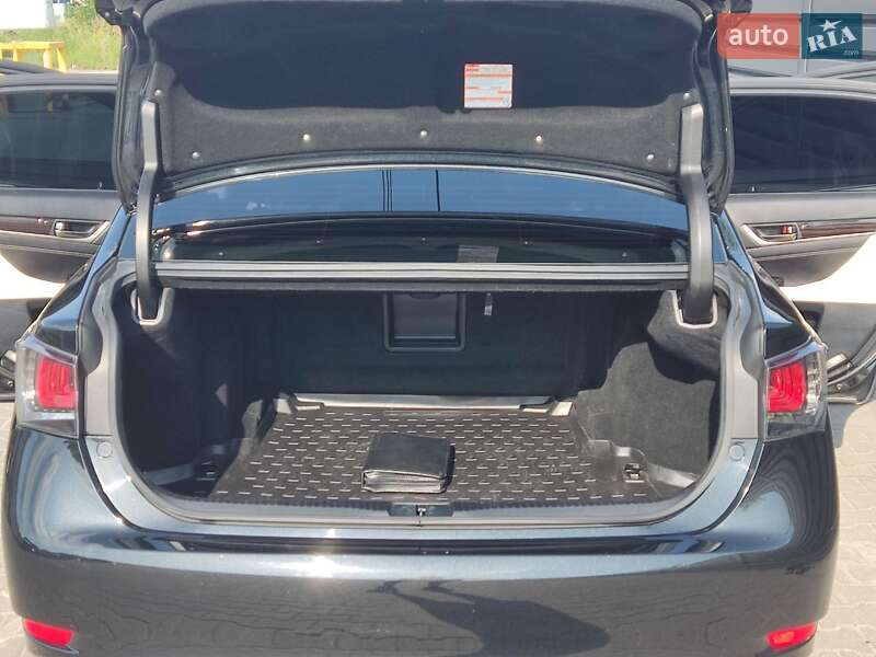 Седан Lexus GS 2017 в Киеве