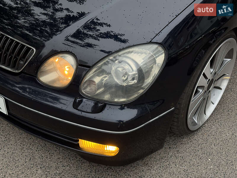 Седан Lexus GS 2000 в Луцке
