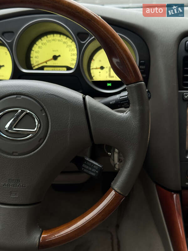 Седан Lexus GS 2000 в Луцке