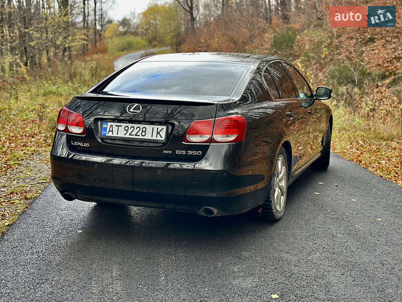 Седан Lexus GS 2011 в Долине