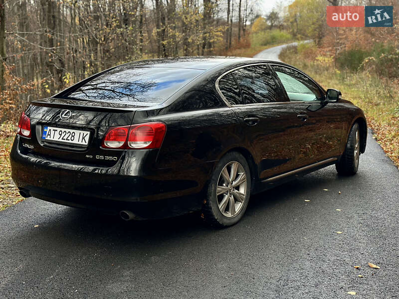 Седан Lexus GS 2011 в Долине