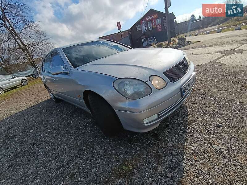 Седан Lexus GS 2000 в Жидачове