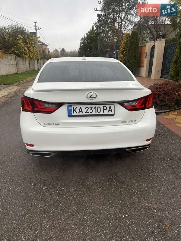 Седан Lexus GS 2014 в Вышгороде