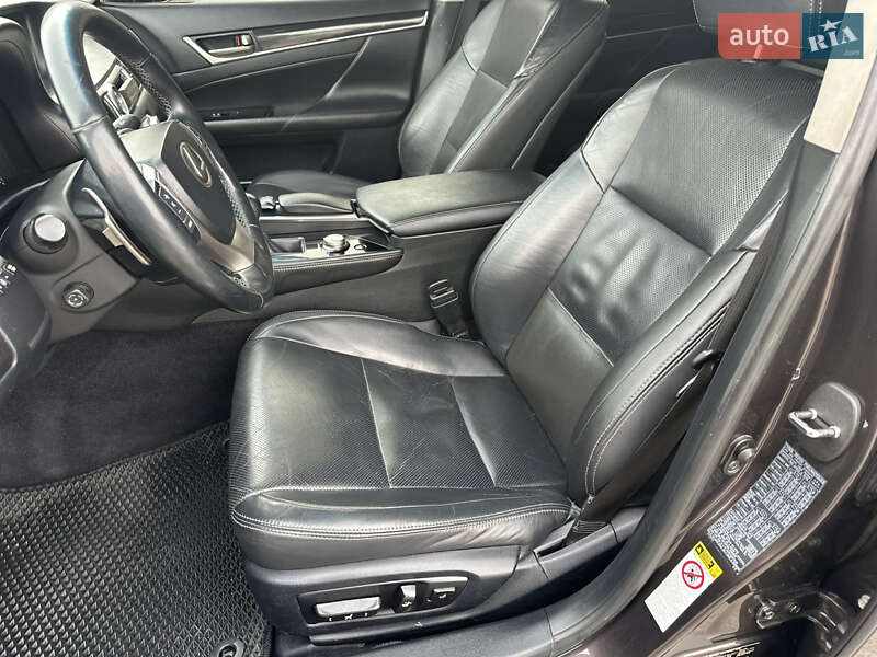 Седан Lexus GS 2012 в Тульчине