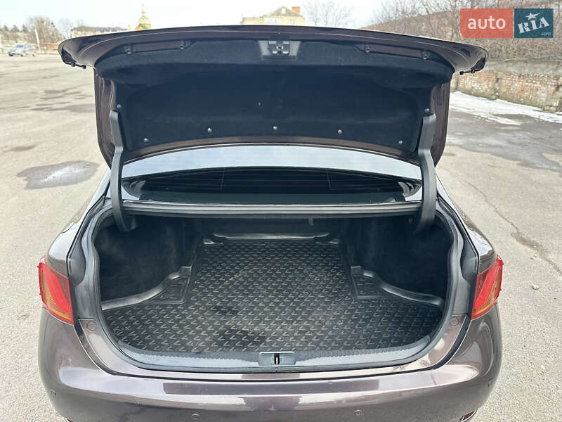 Седан Lexus GS 2012 в Тульчине