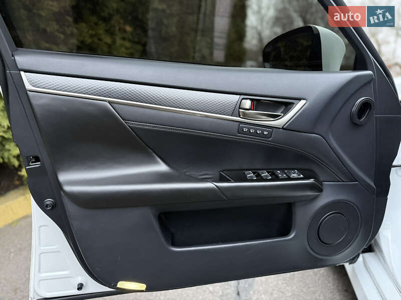 Седан Lexus GS 2016 в Киеве фото 17 Седан Lexus GS 2016 в Киеве