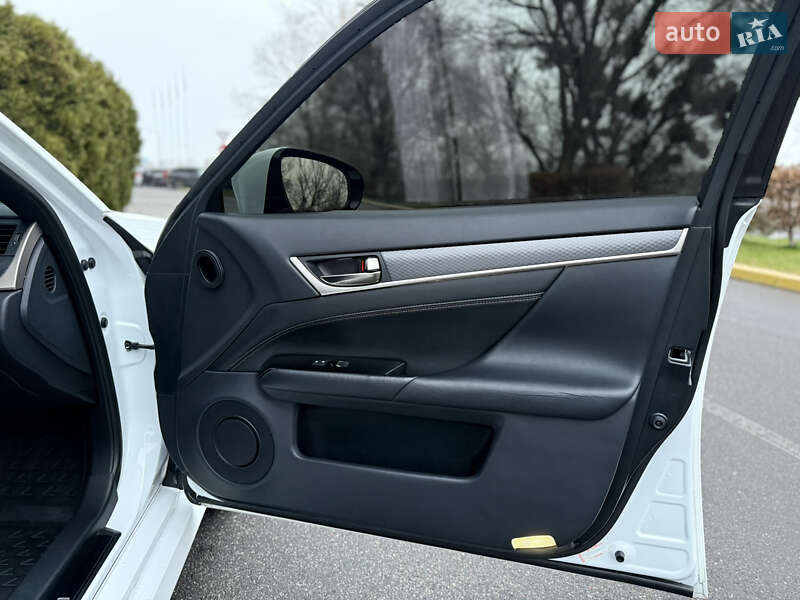 Седан Lexus GS 2016 в Киеве фото 30 Седан Lexus GS 2016 в Киеве