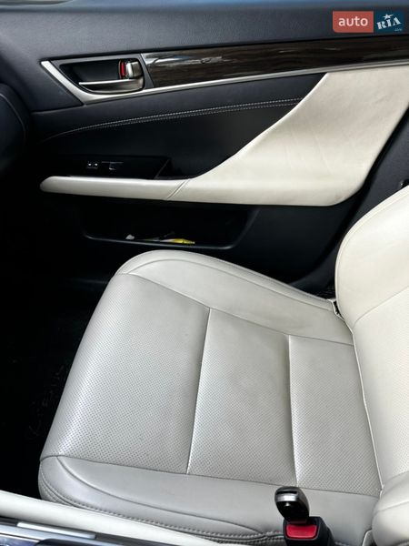 Седан Lexus GS 2016 в Полтаві