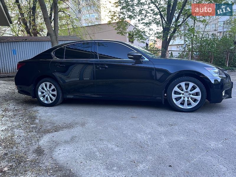 Седан Lexus GS 2013 в Краснограді
