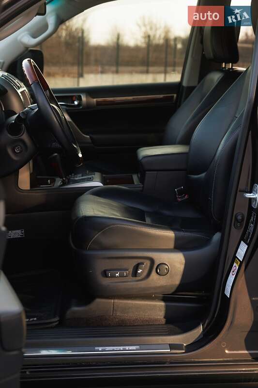 Внедорожник / Кроссовер Lexus GX 2011 в Дубно