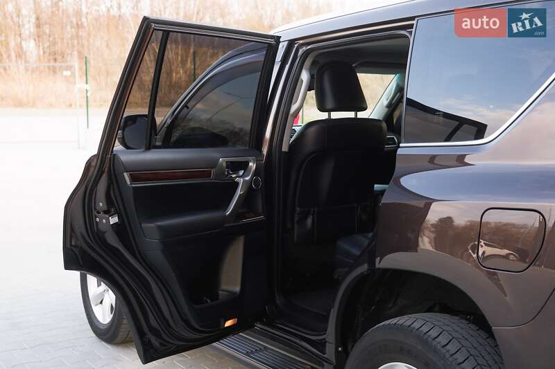 Внедорожник / Кроссовер Lexus GX 2011 в Дубно