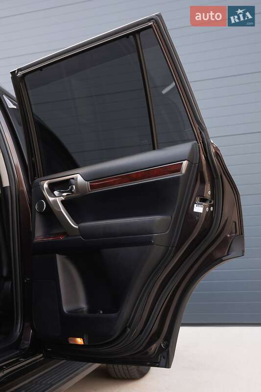 Внедорожник / Кроссовер Lexus GX 2011 в Дубно