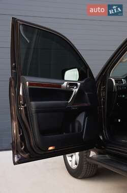 Позашляховик / Кросовер Lexus GX 2011 в 
