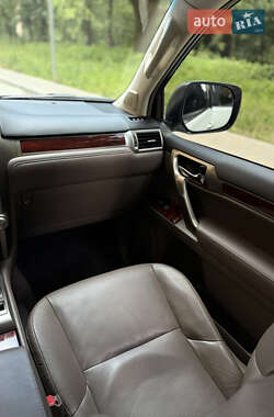 Внедорожник / Кроссовер Lexus GX 2013 в 
