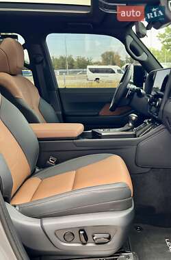 Позашляховик / Кросовер Lexus GX 2024 в 