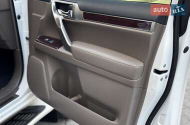 Позашляховик / Кросовер Lexus GX 2015 в 