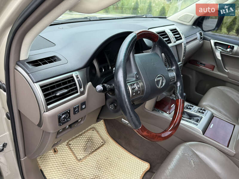 Позашляховик / Кросовер Lexus GX 2010 в Золочеві