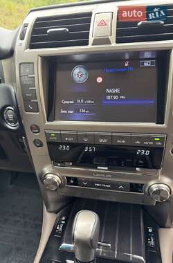 Позашляховик / Кросовер Lexus GX 2020 в 