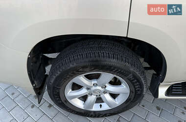 Позашляховик / Кросовер Lexus GX 2010 в 