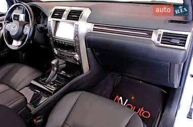 Позашляховик / Кросовер Lexus GX 2020 в 