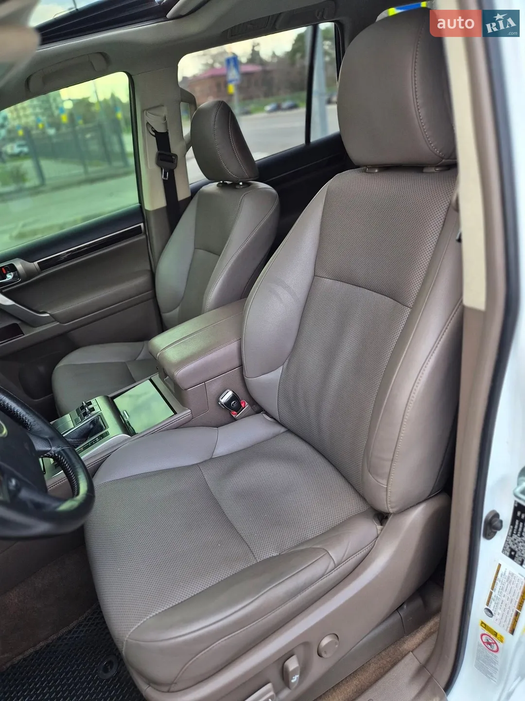 2016 Lexus GX - мініатюра 26