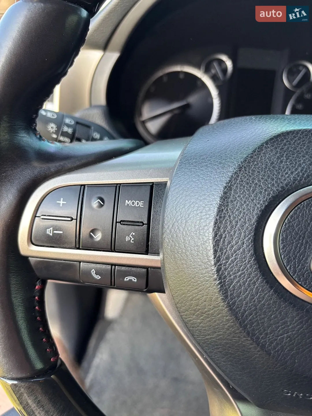 Lexus GX 2020 VIN JTJJM7FX305260320 фото оголошення 7 з 44