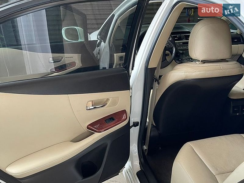 Седан Lexus HS 2009 в Киеве