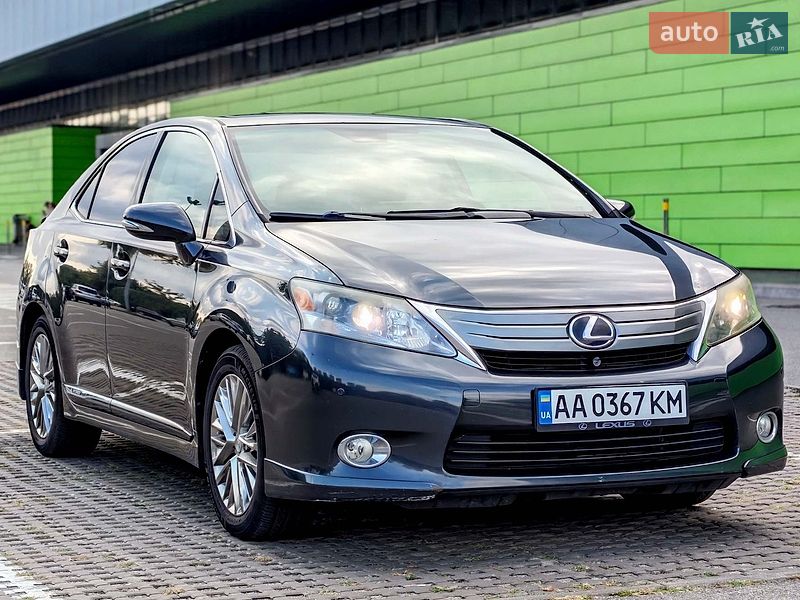 Lexus HS, photos from the listing