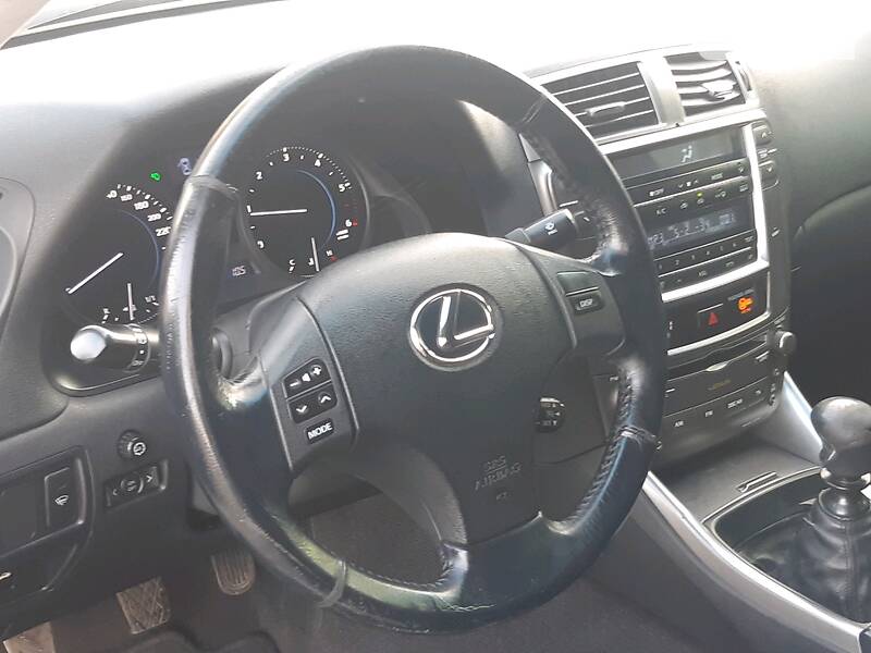 Lexus IS 220