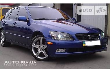 Хэтчбек Lexus IS 2002 в Черновцах