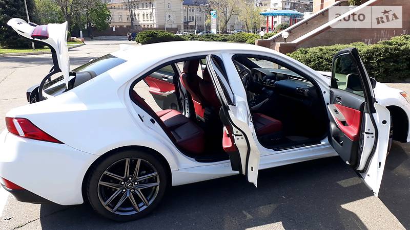 Седан Lexus IS 2015 в Одессе