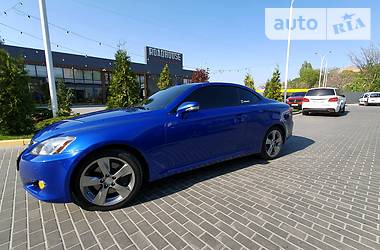 Кабриолет Lexus IS 2010 в Киеве